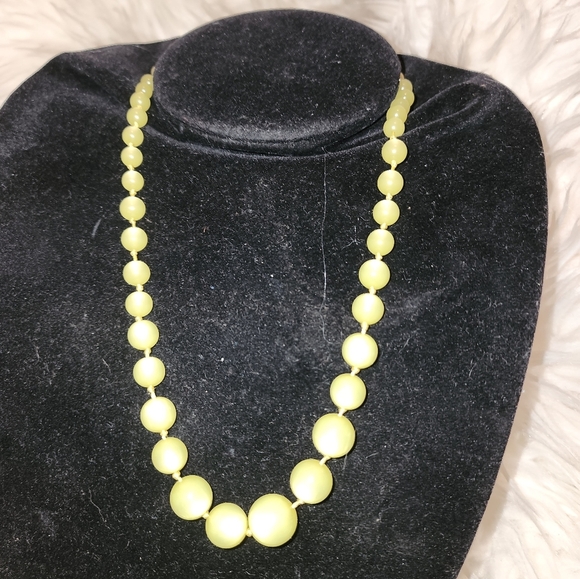 Moonlight lucite ynecklace necklavlce - Picture 10 of 13